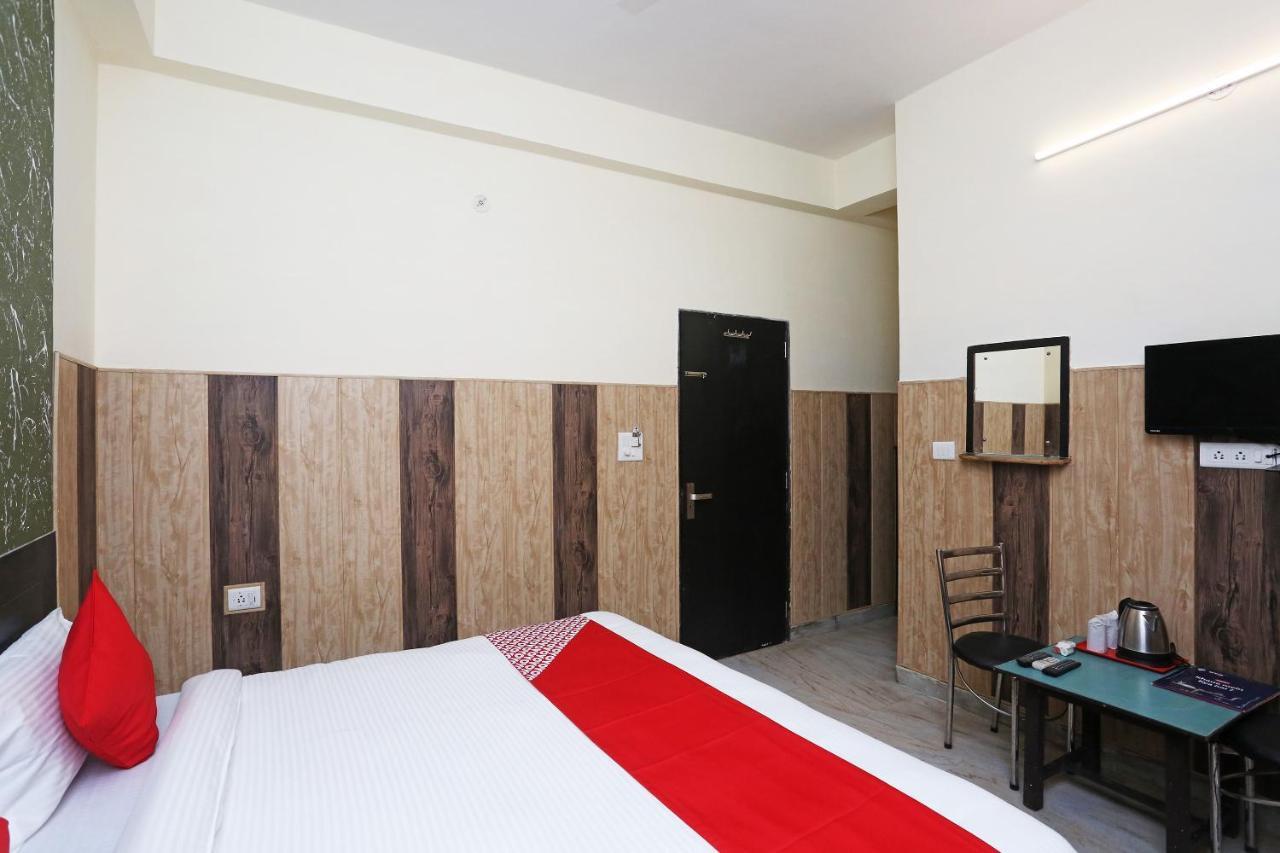 Hotel Ganpati Agra Агра Екстериор снимка